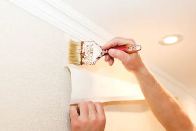 Pose de papier peint à Sarras — revêtements muraux et toiles de verre